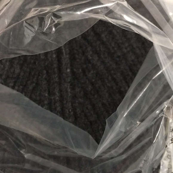 Jcrew 100% Cashmere beanie - Picture 3 of 3